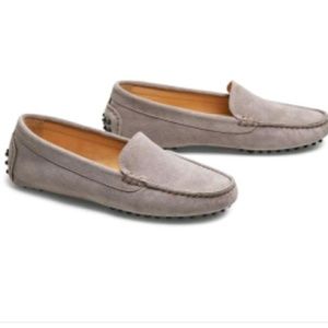 Size 39 M. Gemi like new gray flats suade style